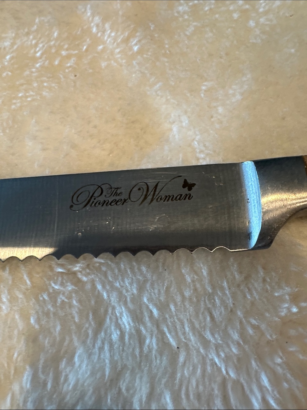 Pioneer serrated bread knife